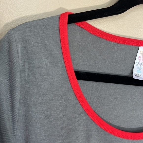 LulaRoe classic T size Medium - Picture 4 of 5